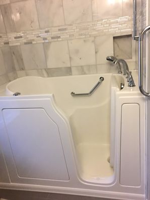 Accessible Bathtub in Juntura by Independent Home Products, LLC